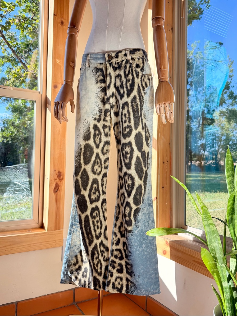 VINTAGE ROBERTO CAVALLI Leopard Print Light Wash Flare Jeans Archive 90s Size M - Picture 3 of 15
